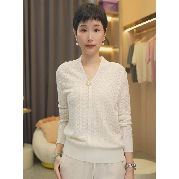 九【天蚕丝】设计感v领镂空长袖女装女时尚针织衫洋气减龄上衣