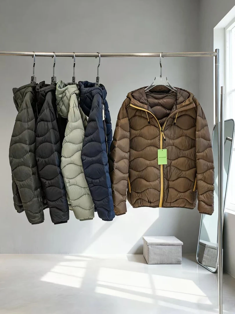 户外男女情侣款防泼水轻盈保暖90鸭绒连帽葫芦格羽绒外套27001