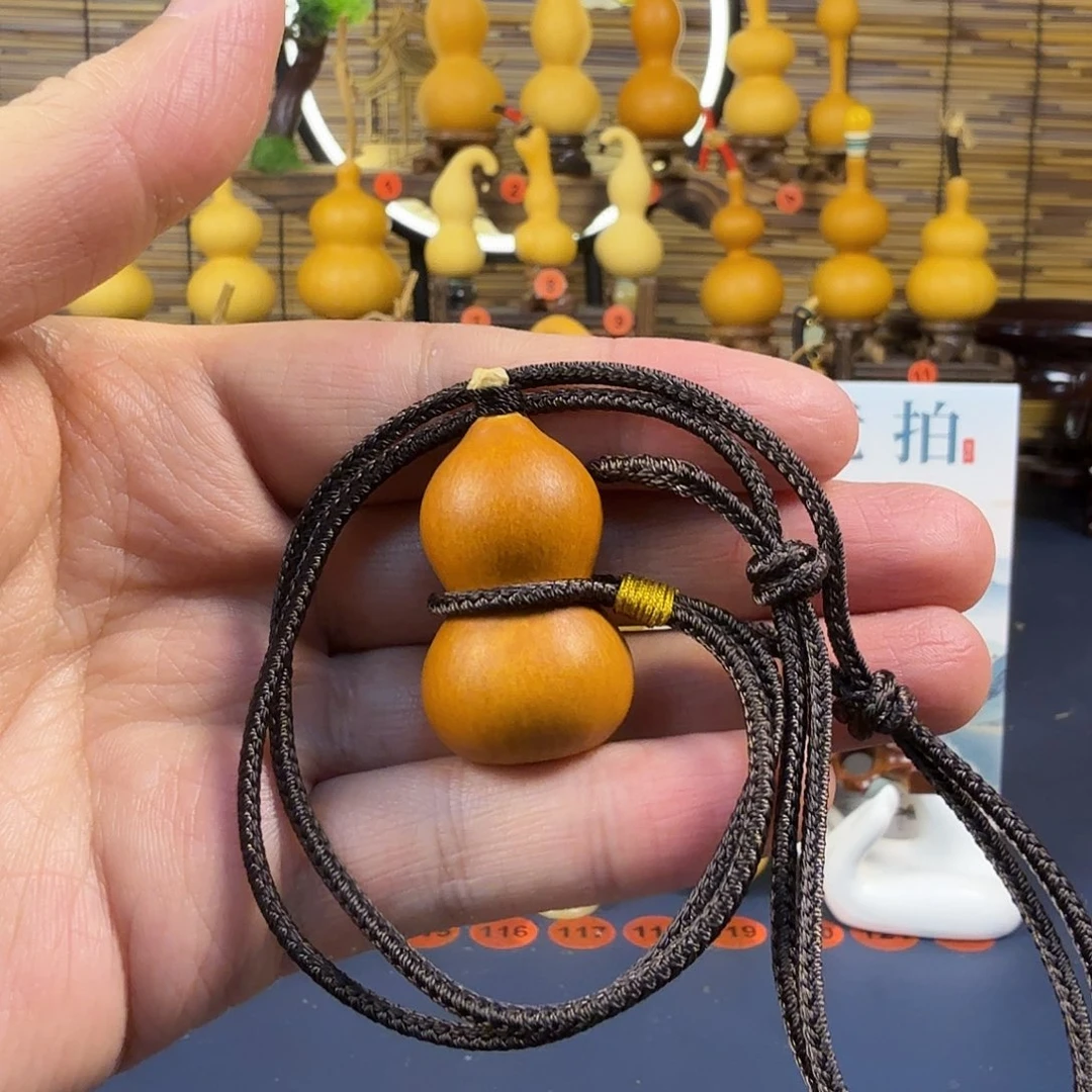 文玩葫芦三年老皮草里金脖挂，高度3.4