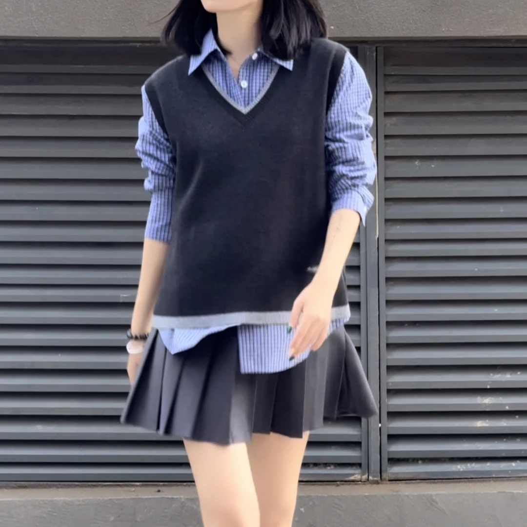 易缔媤学院风V领休闲宽松马甲70007
