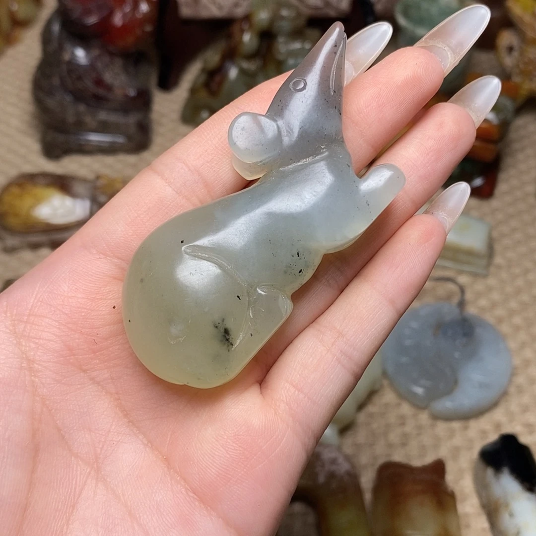 未镶嵌蛇纹石玉颈饰