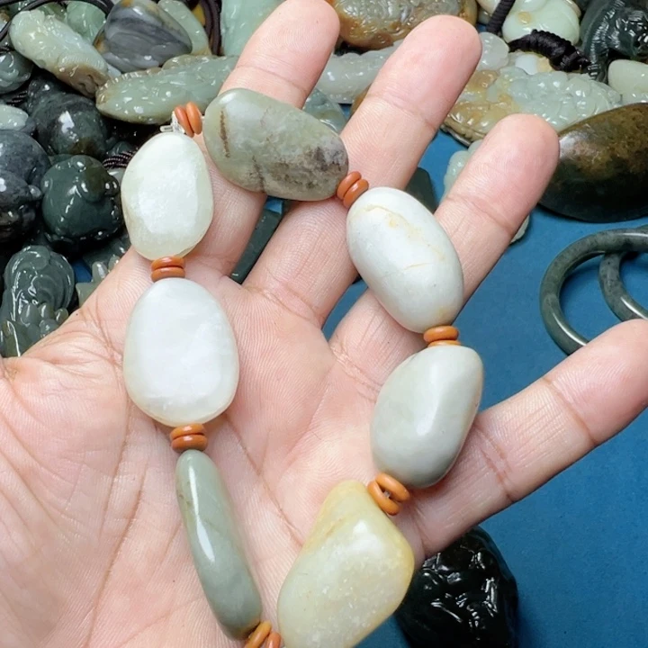 和田玉未镶嵌把件