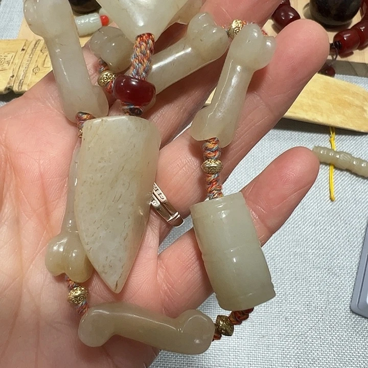 用***3和田玉（糖玉）未镶嵌挂件