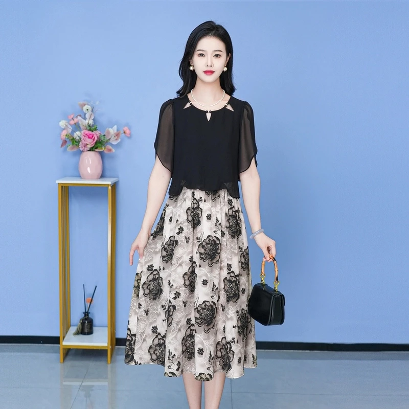 2025年春季新款时尚优雅减龄连衣裙显瘦气质