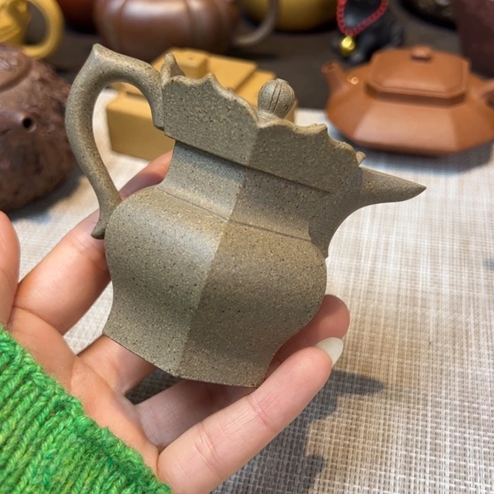 紫砂茶壶僧帽，容量90毫升，青降坡