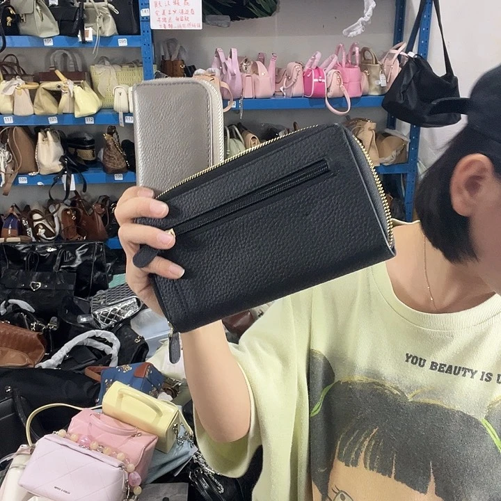 蚕丝@***子快快乐乐快乐啊健健康康咯