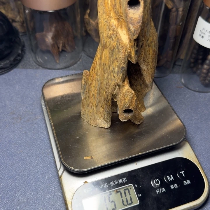 木东****红海南陆河虫漏摆件157克