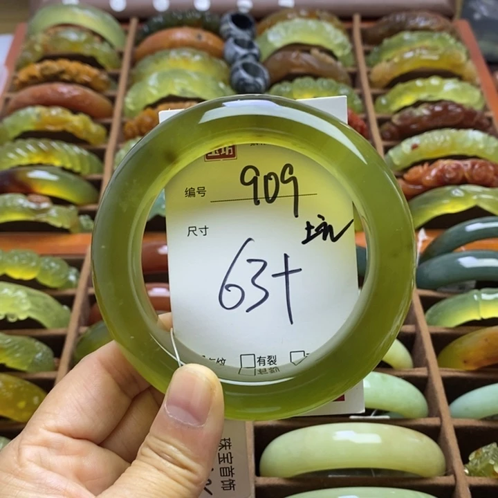 未镶嵌蛇纹石玉手镯