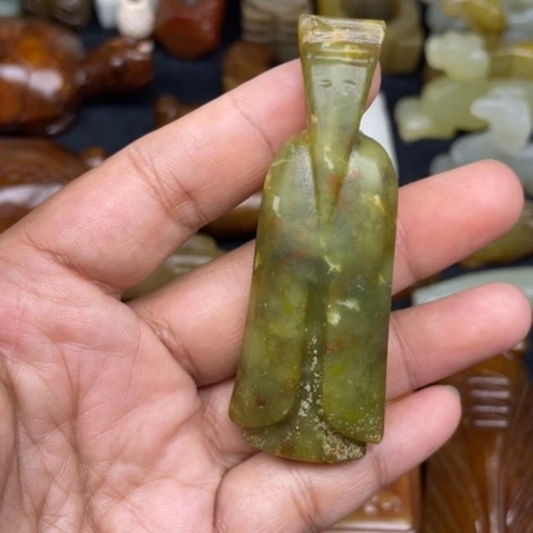 未镶嵌蛇纹石玉颈饰70