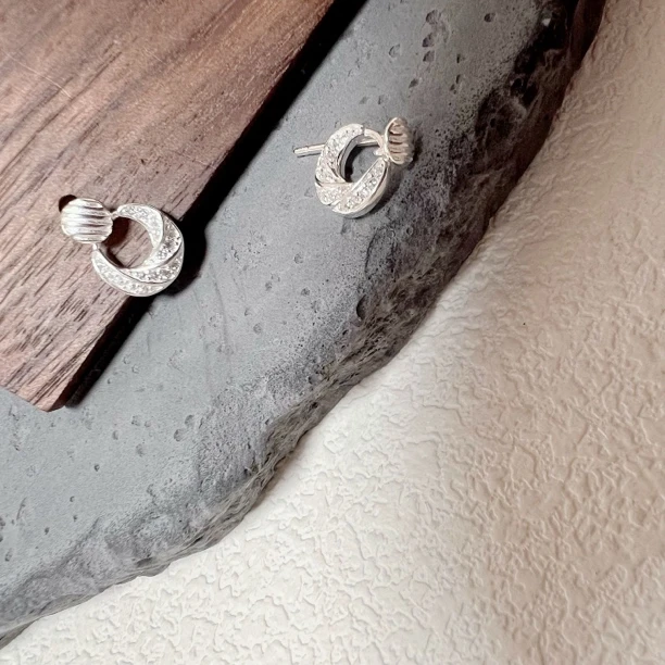 925银合成锆石耳饰 日韩时尚百搭法式几何设计感合成锆石银耳饰