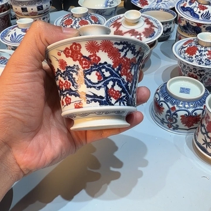 瓷片茗韵的花是一朵朵鲜花