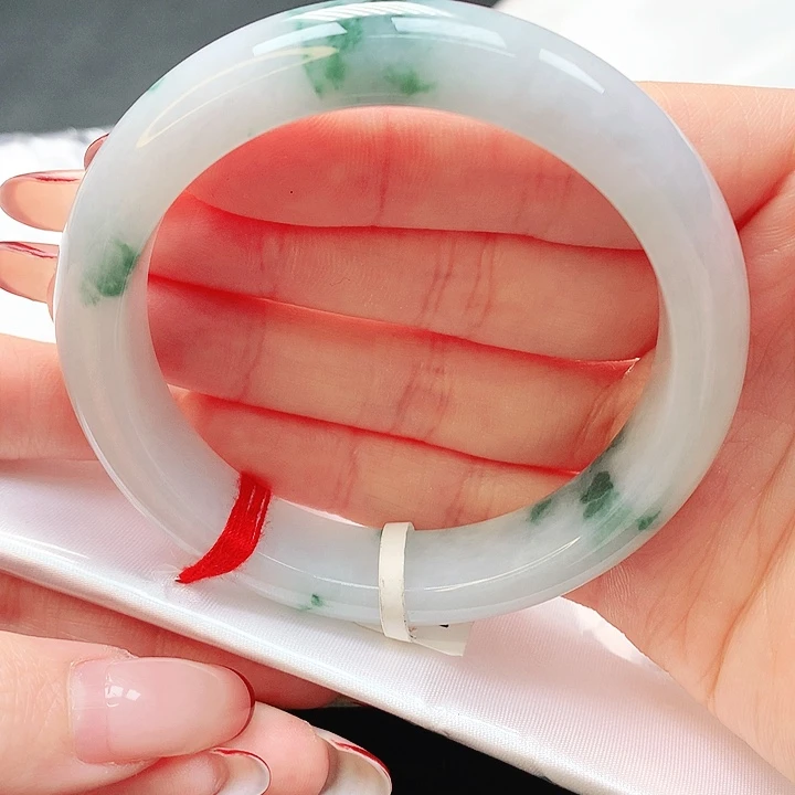 翡翠手镯未镶嵌繁****?57.9正圈