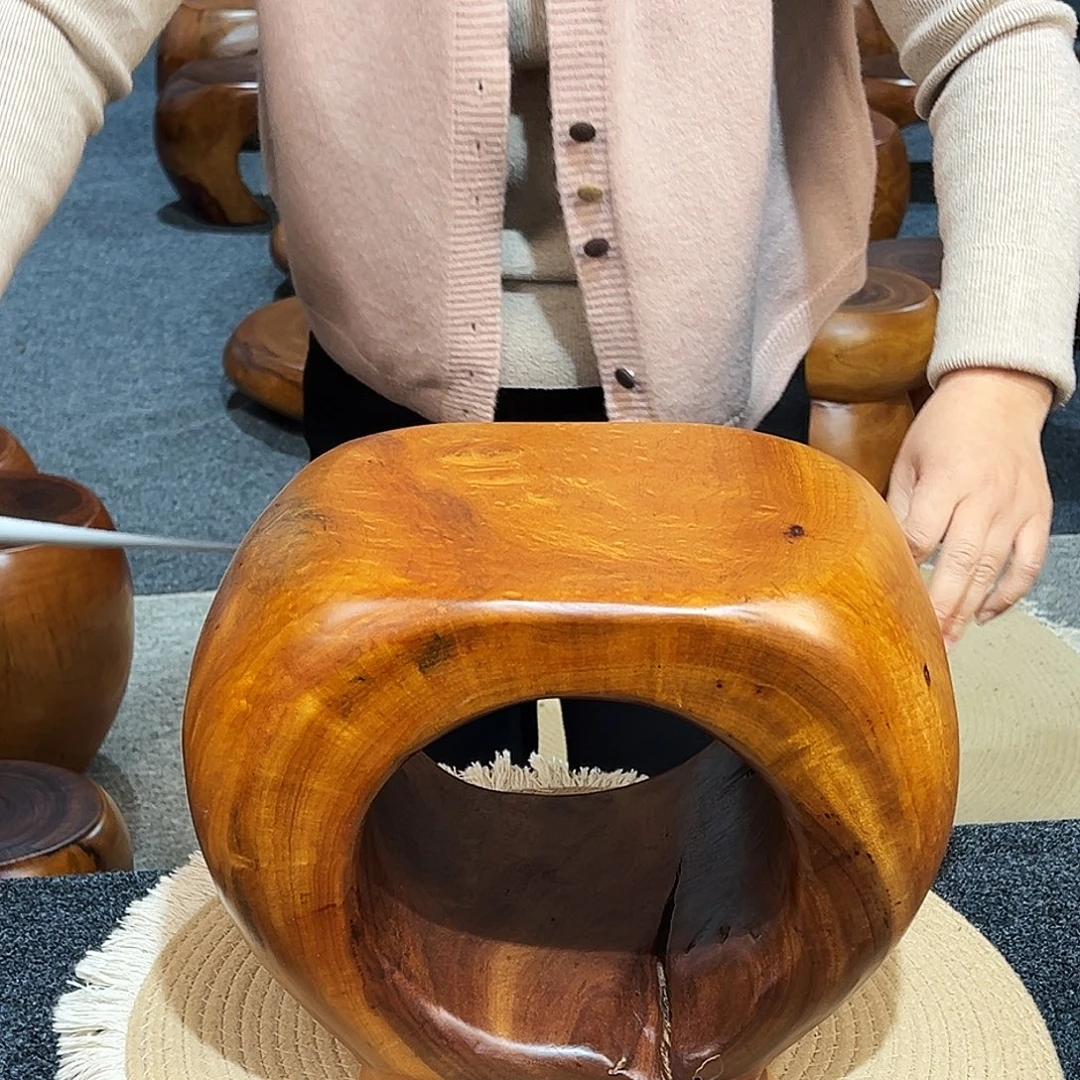 21 号香樟木尺寸：33-21-26cm