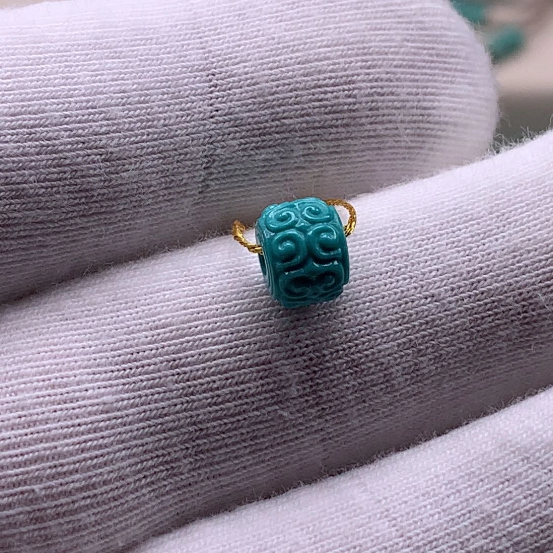 绿松石未镶嵌颈饰