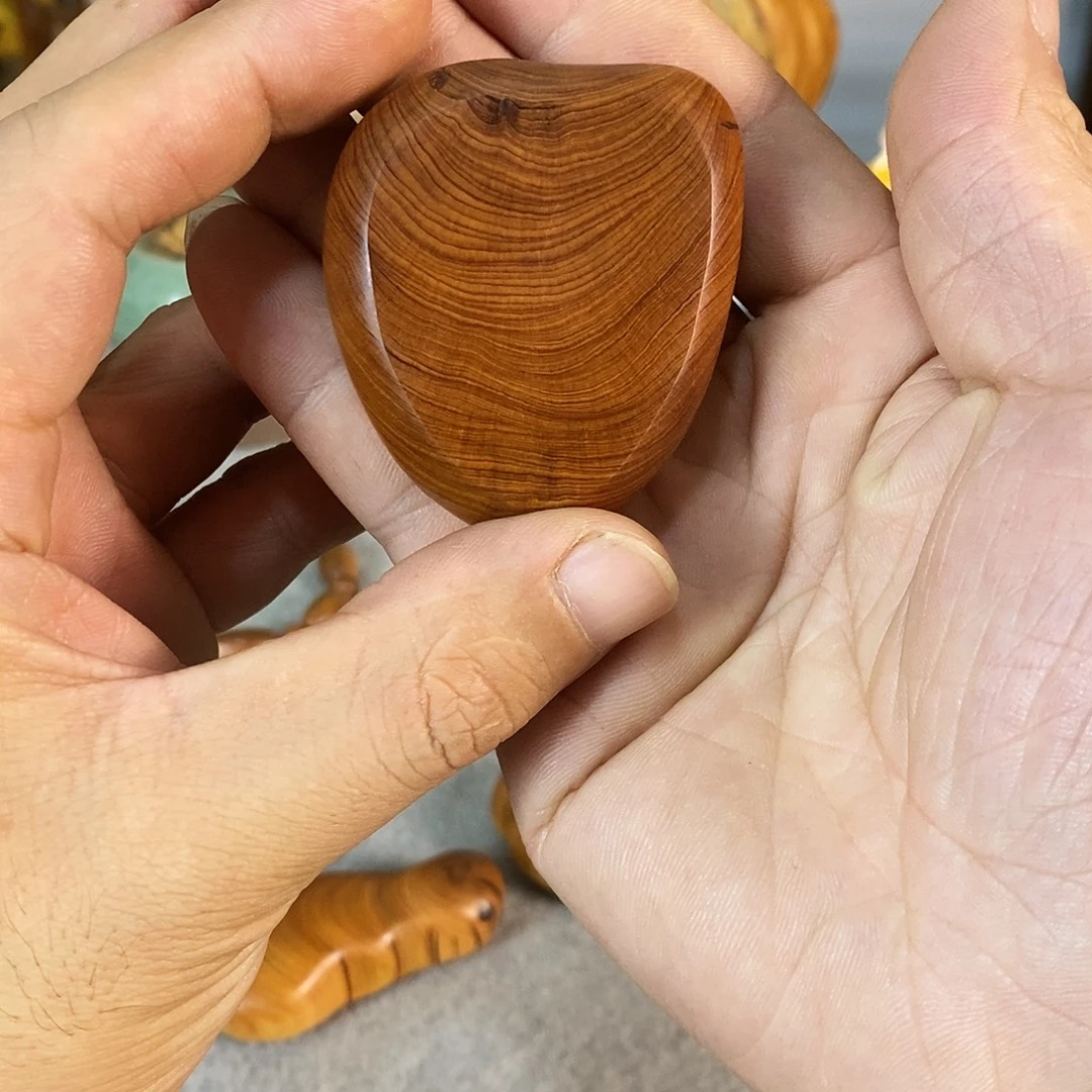 木宁子崖柏随型把玩闻香