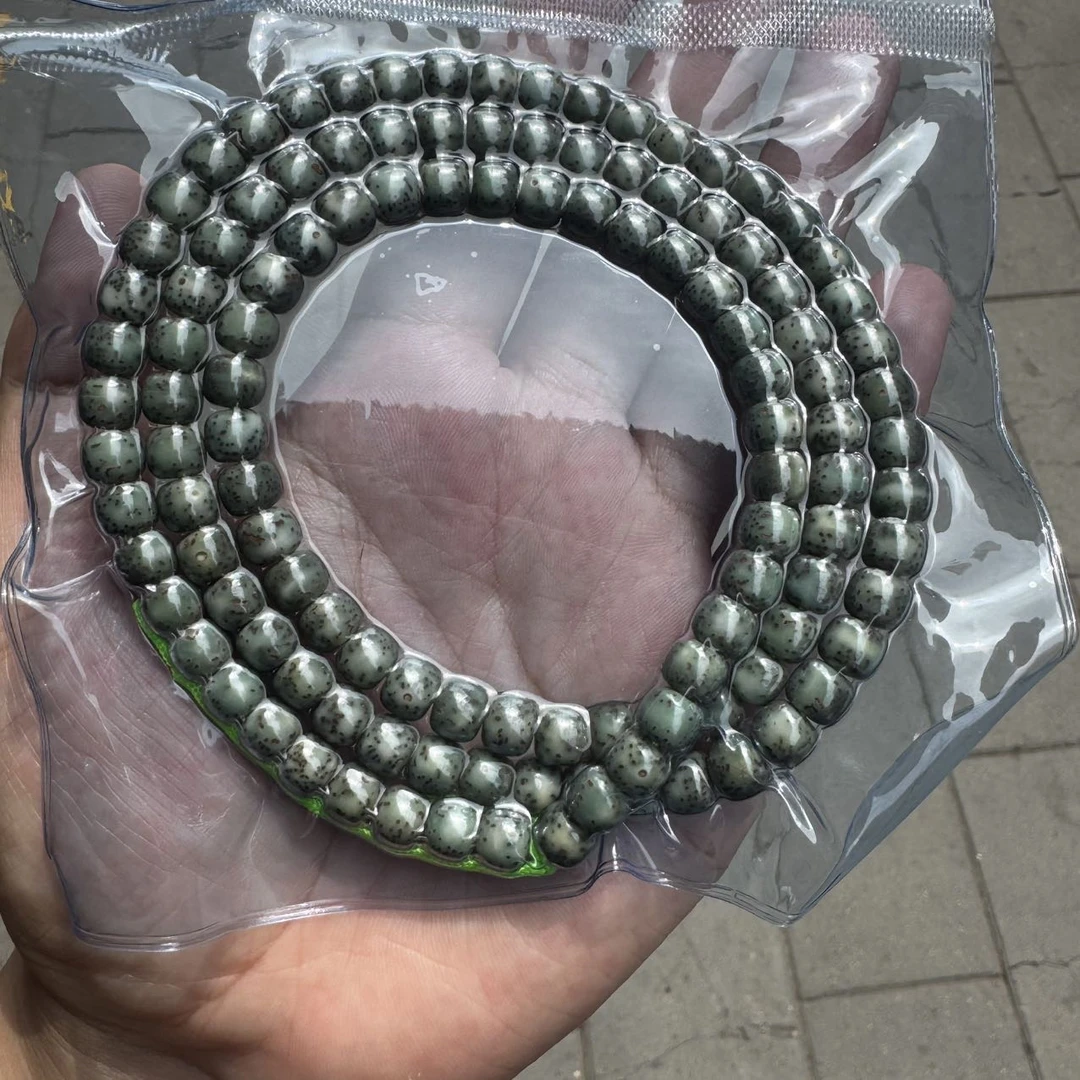 【曹掌柜精选】15 G26619-星月菩提灵玉料满绿河豚脖挂-7*8mm左右-