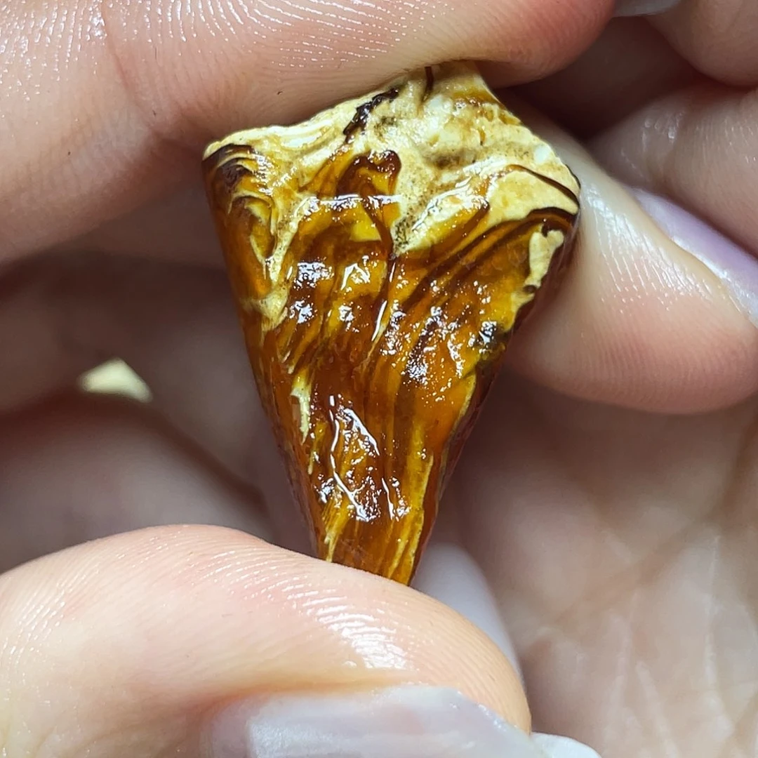 定制琥珀未镶嵌小**达定制