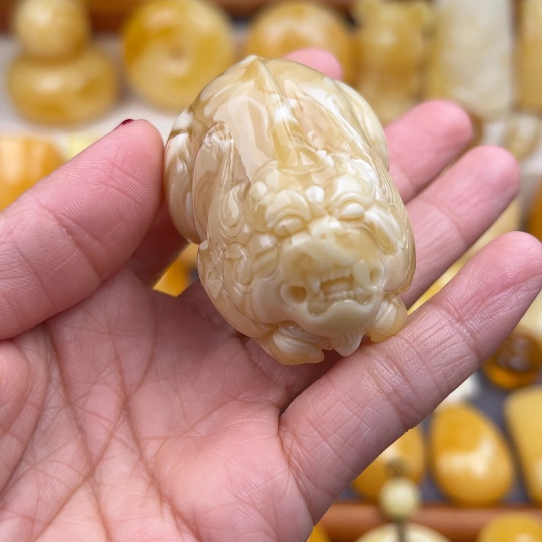 琥珀颈饰未镶嵌小*风纯天然琥珀蜜蜡无优化