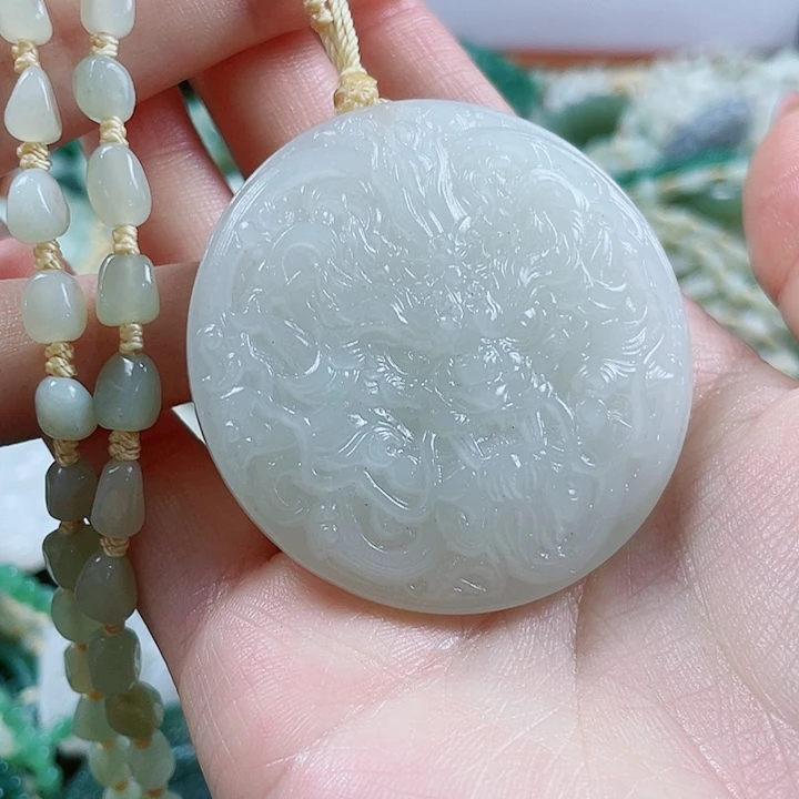 颈饰未镶嵌和田玉