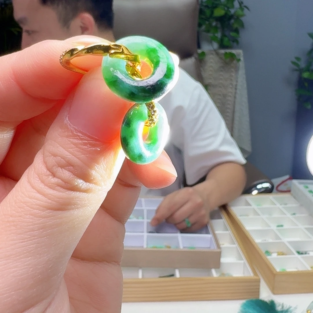 翡翠未镶嵌耳饰天然