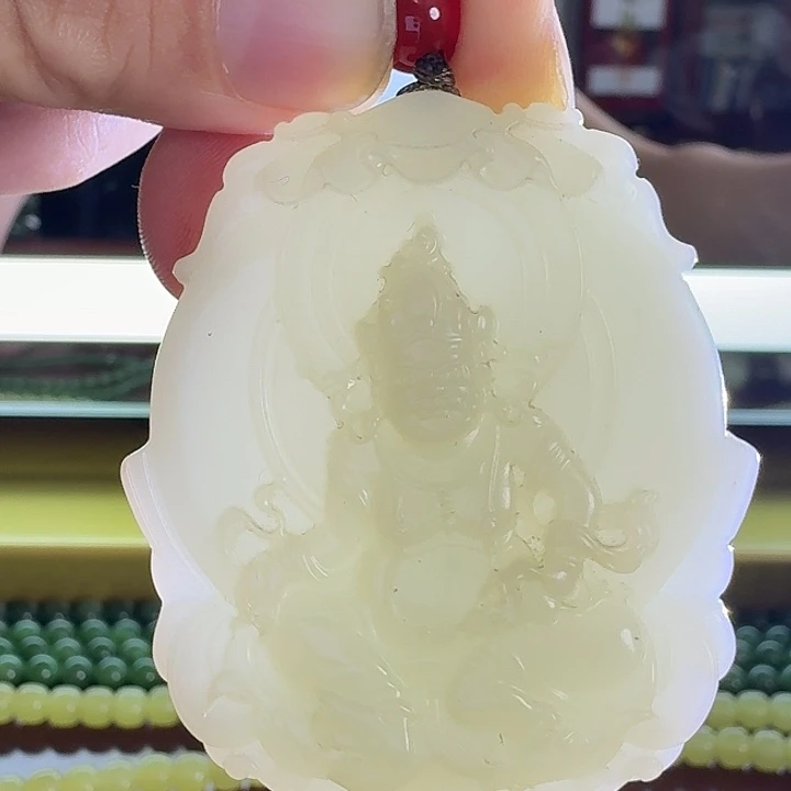 和田玉未镶嵌颈饰黄财神