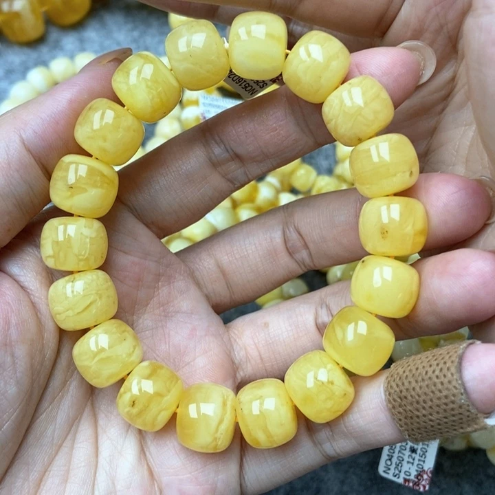 琥珀未镶嵌珠宝奇石13