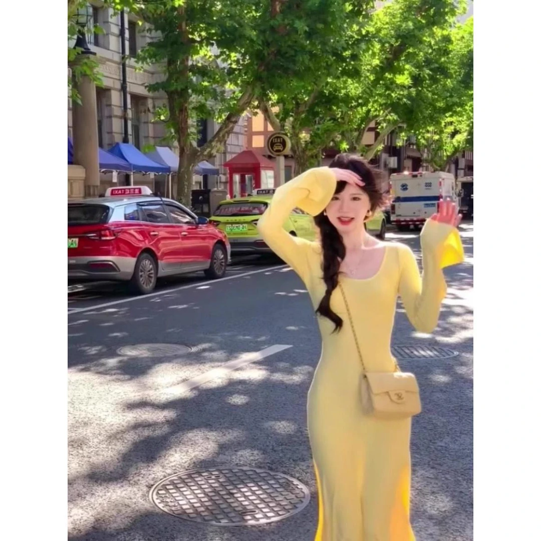 黄色u领连衣裙女春秋修身显瘦法式气质喇叭袖绝美温柔纯欲鱼尾裙