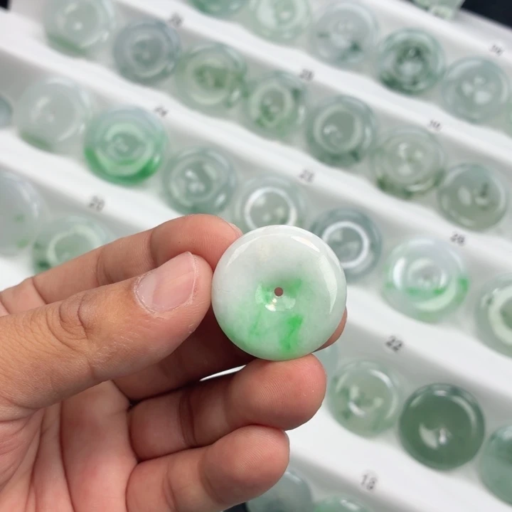 翡翠未镶嵌颈饰缅甸天然A货翡翠30-6.0