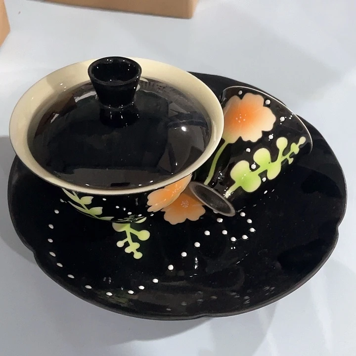 我也想说我不爱你们哦饿呢