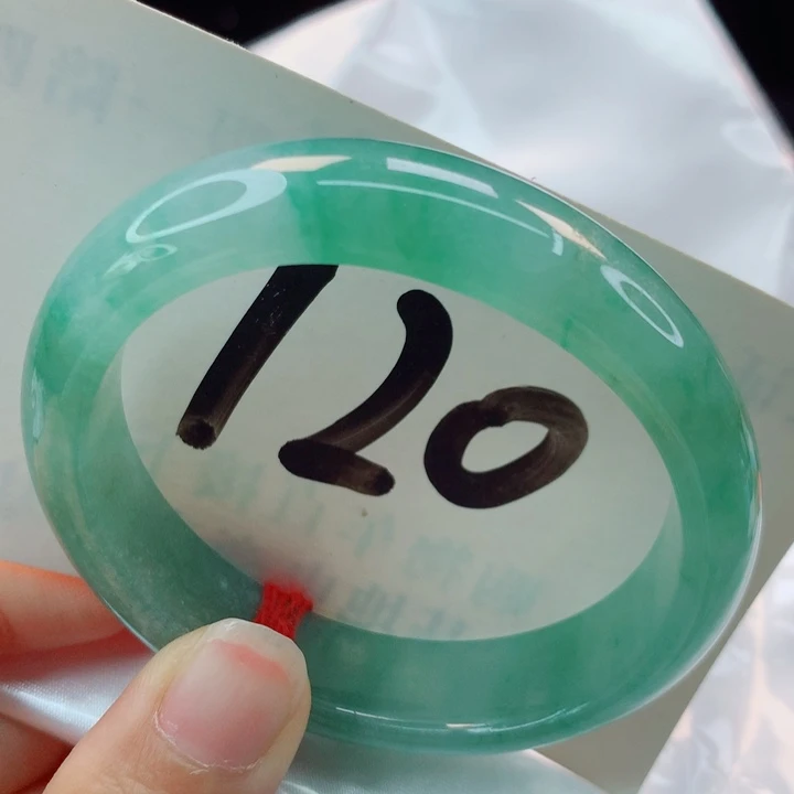 翡翠手镯未镶嵌冰绿