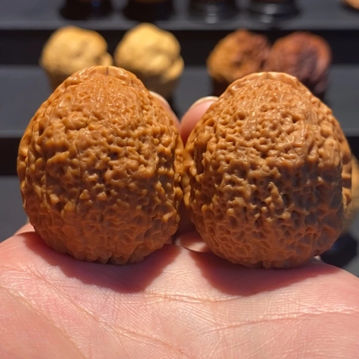 文玩核桃把件39尺鱼籽纹佛手