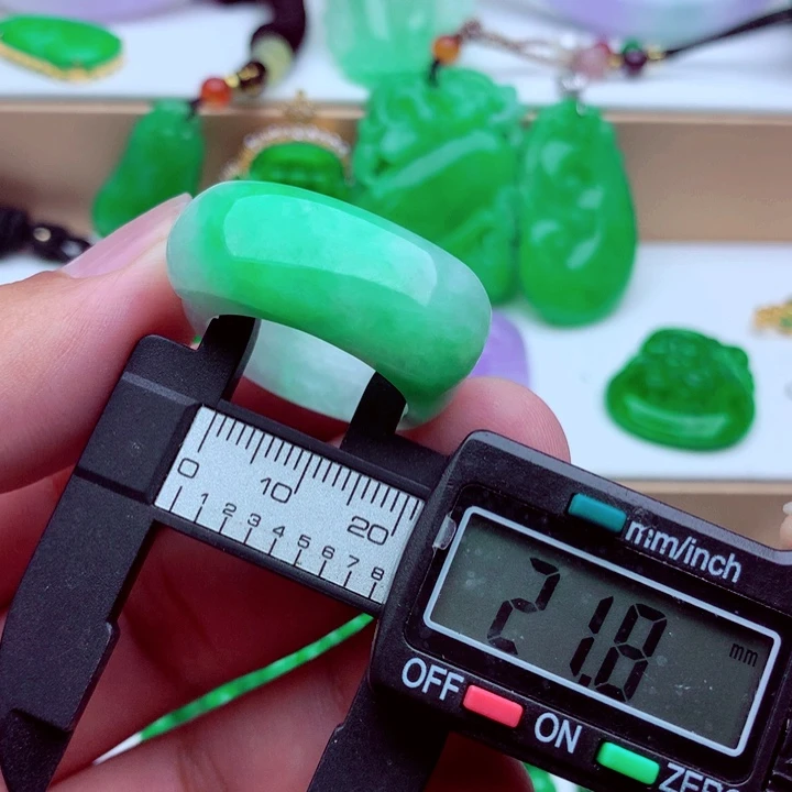 翡翠未镶嵌戒指戒指