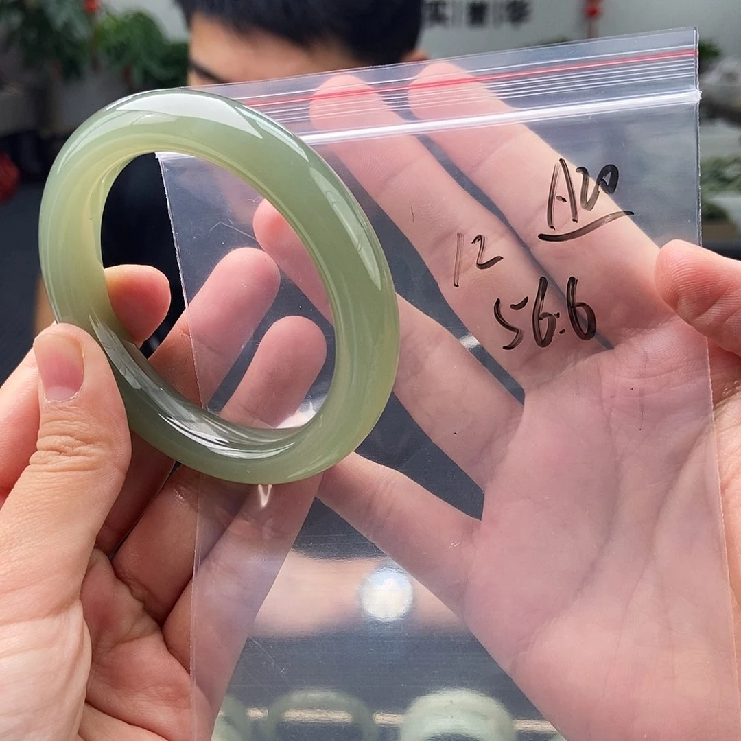 和田玉手镯未镶嵌颜色多样性发拍一发一