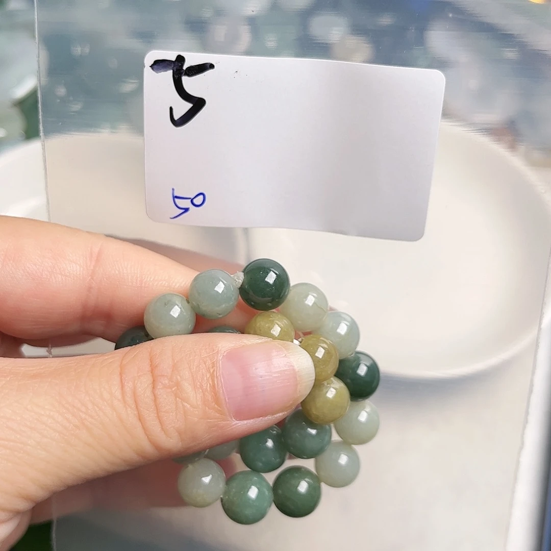 翡翠未镶嵌颈饰不