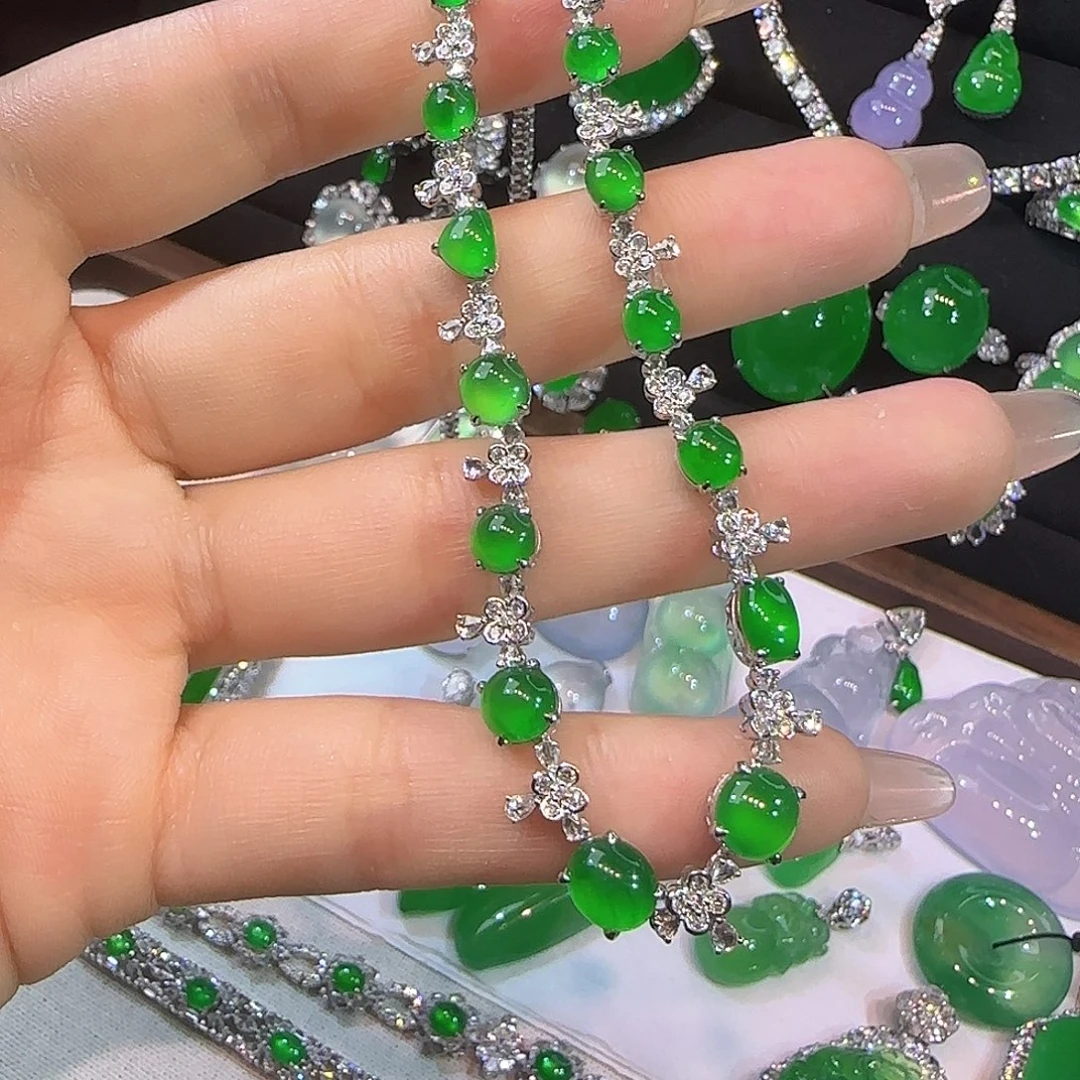 翡翠18K金镶嵌戒指