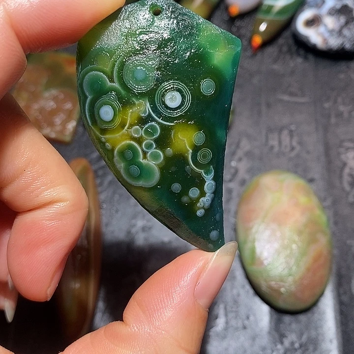 木***专玛瑙/玉髓合金颈饰