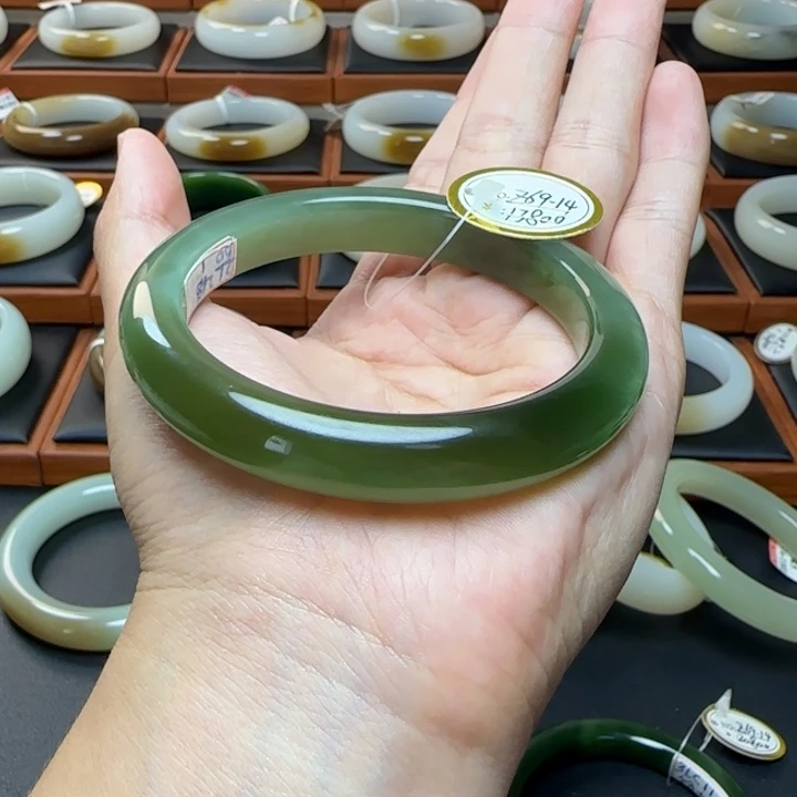 未镶嵌手镯和田玉辣绿冰猫眼60