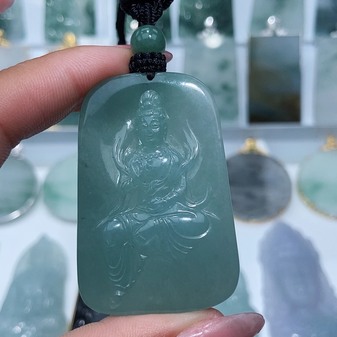 翡翠颈饰未镶嵌缅甸
