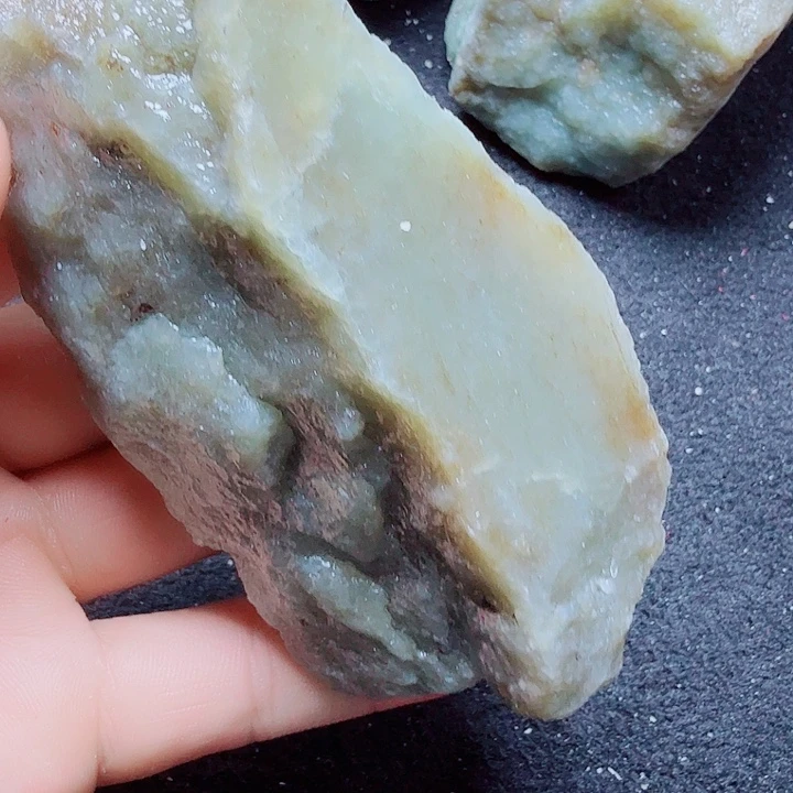 未镶嵌和田玉（糖玉）珠宝半成品
