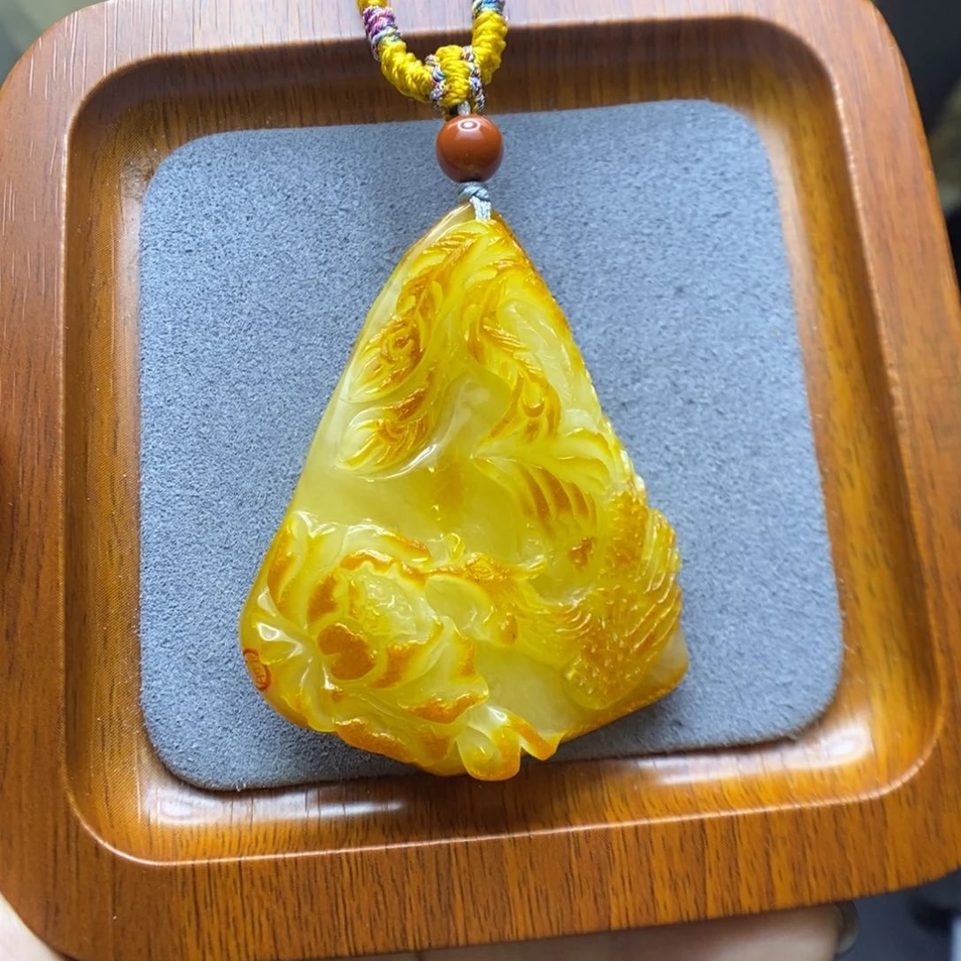 蜜蜡颈饰未镶嵌?郎