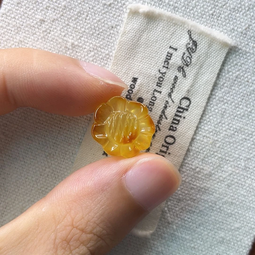 未镶嵌琥珀裸石太阳花