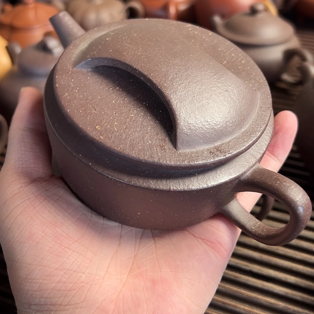 茶壶紫砂紫砂的味道很