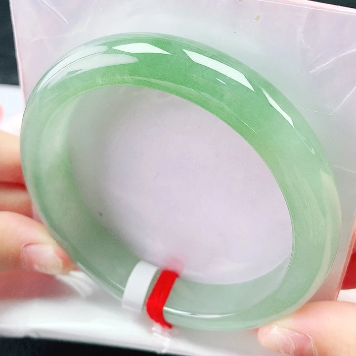 翡翠未镶嵌手镯58圈