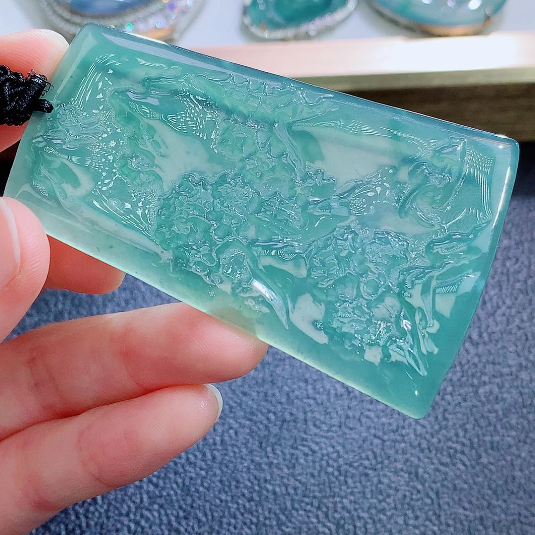 翡翠未镶嵌颈饰翡翠