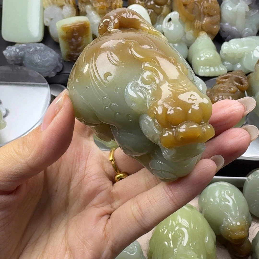 天***蚨和田玉未镶嵌把件