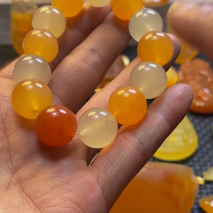 无***聊石英质玉未镶嵌旦面