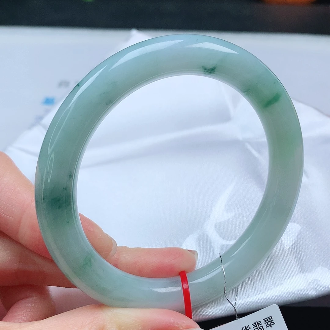 翡翠手镯（圆镯）未镶嵌58圆