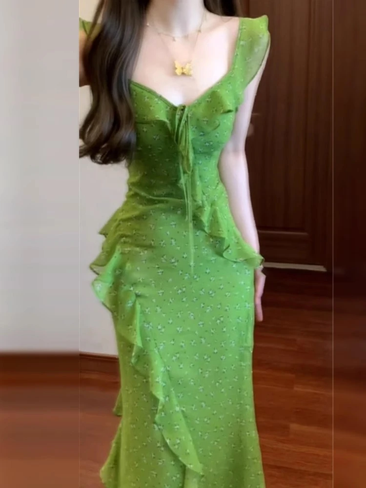 法式荷叶边绿色碎花吊带连衣裙子女夏季2025新款海边度假沙滩长裙