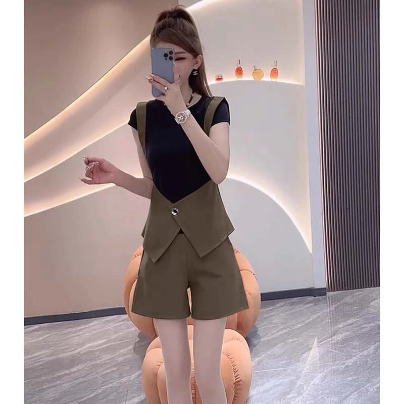 【两件套】女夏季设计感拼接洋气上衣阔腿短裤干练气质两件套D2157