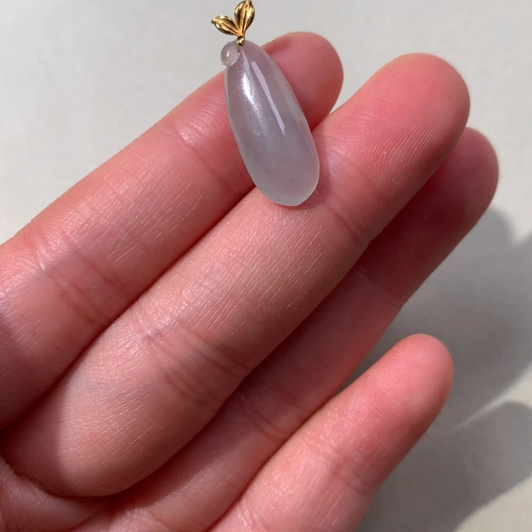 翡翠18K金镶嵌颈饰瓜